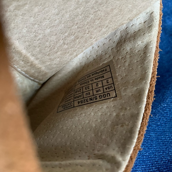 UGG Clogs - Picture 5 of 5